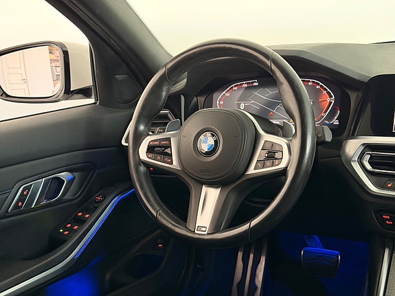 BMW 320d 15 of 25