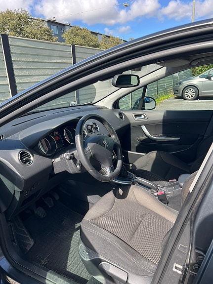 Peugeot 308 4 of 7