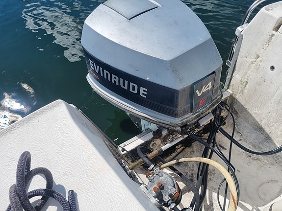 Bella / Scantic 580 HT med Evinrude 90 hk V4 – renoveringsobjekt 4 of 5