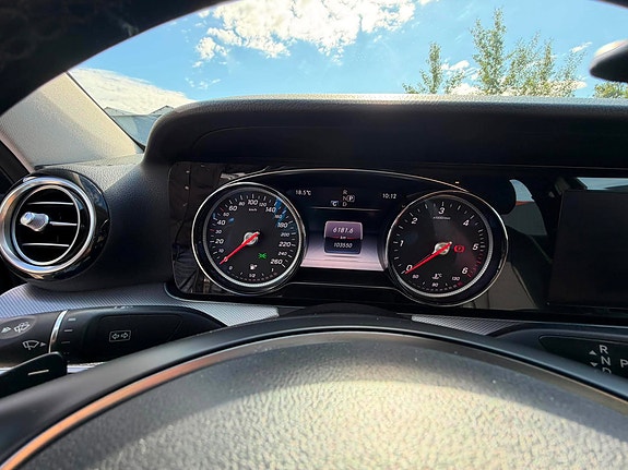 Mercedes-Benz E220 d 5 of 8