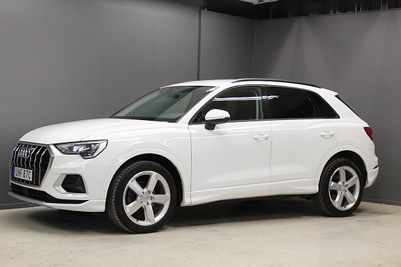 Audi Q3 2 of 14