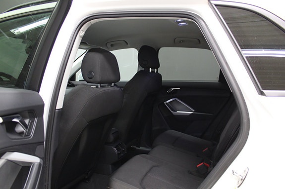Audi Q3 10 of 14