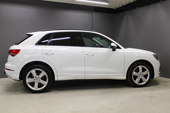 Audi Q3 6 of 14