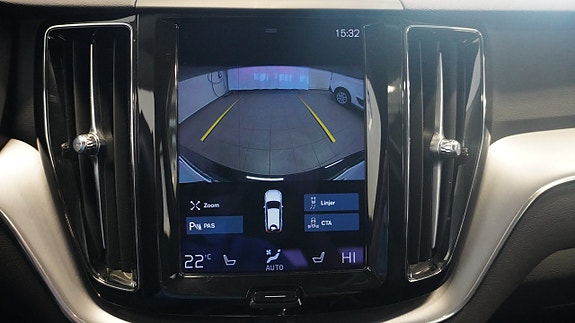 Volvo XC60 17 of 27