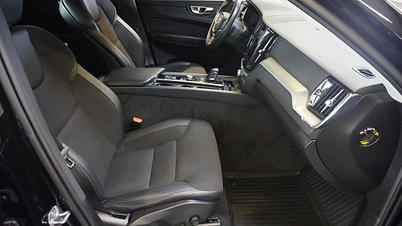 Volvo XC60 13 of 27