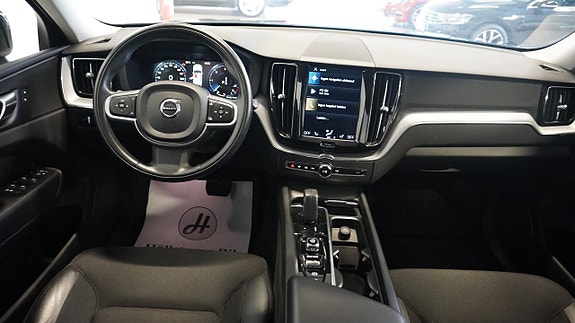 Volvo XC60 10 of 27