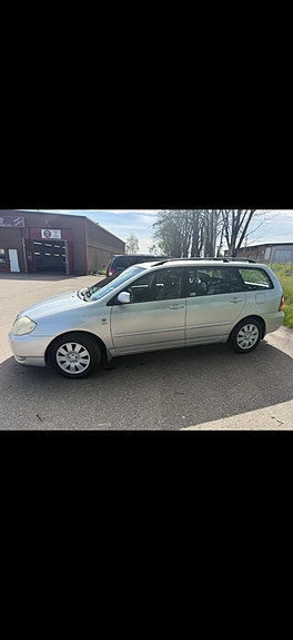 Toyota Corolla 4 of 6