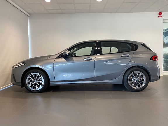 BMW 120 2 of 11