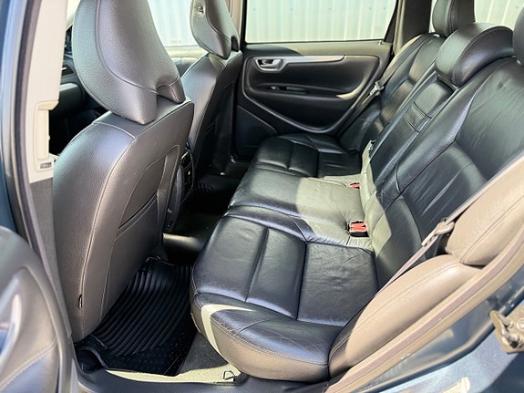 Volvo V70 6 of 12