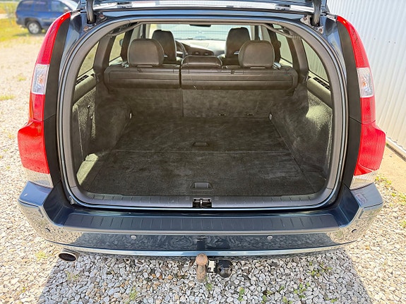 Volvo V70 12 of 12