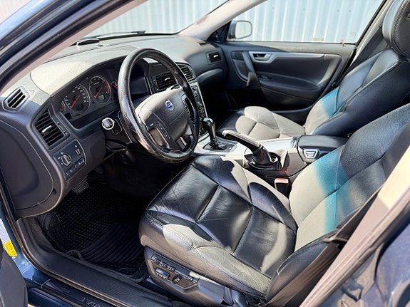Volvo V70 5 of 12