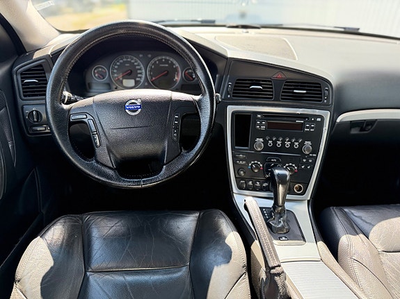 Volvo V70 7 of 12