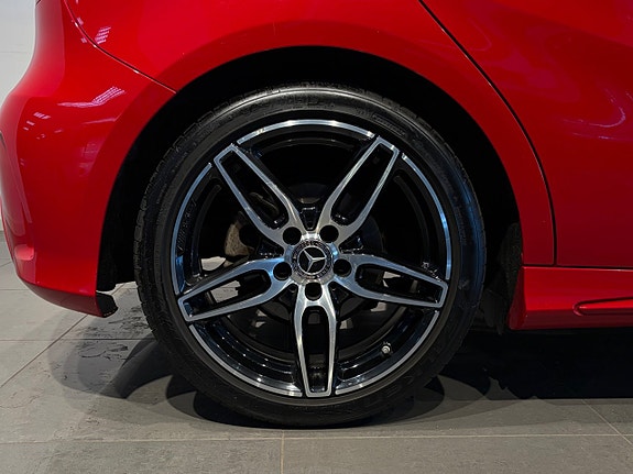 Mercedes-Benz A180 4 of 11
