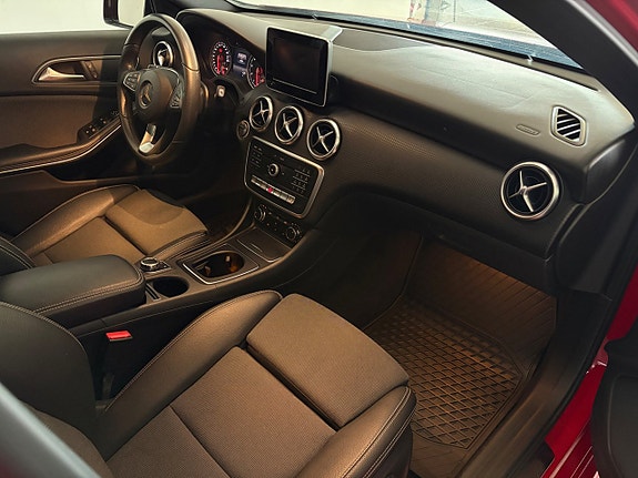 Mercedes-Benz A180 6 of 11