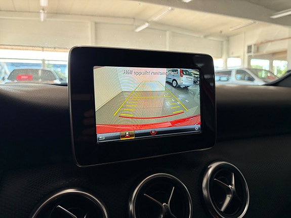 Mercedes-Benz A180 9 of 11