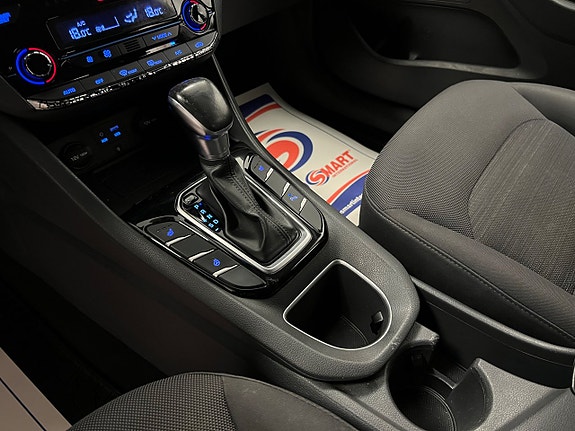 Hyundai IONIQ 25 of 29