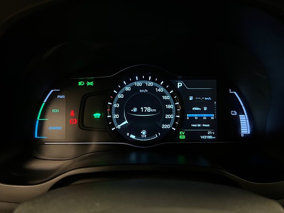 Hyundai IONIQ 17 of 29