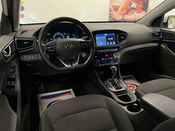 Hyundai IONIQ 12 of 29