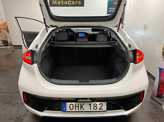Hyundai IONIQ 29 of 29