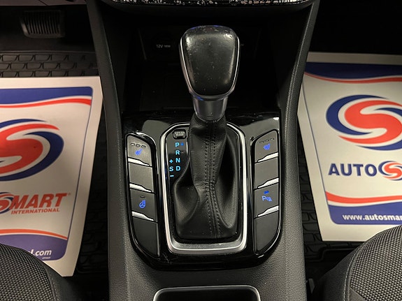 Hyundai IONIQ 26 of 29