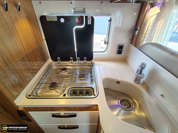 Hymer B 680 Hydraliska stödben Aut 12 of 20
