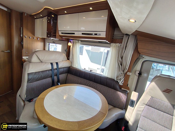 Hymer B 680 Hydraliska stödben Aut 9 of 20