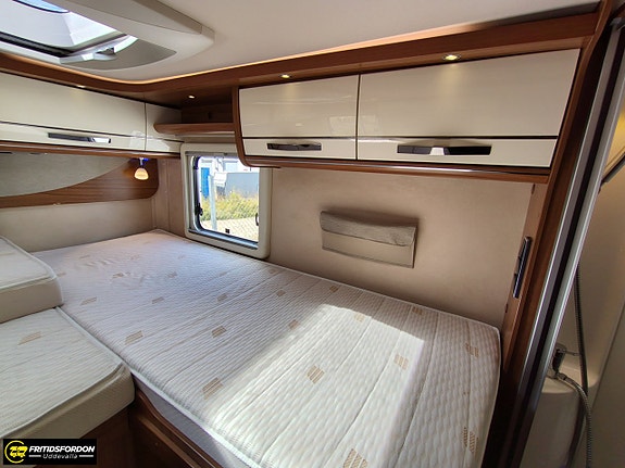 Hymer B 680 Hydraliska stödben Aut 15 of 20
