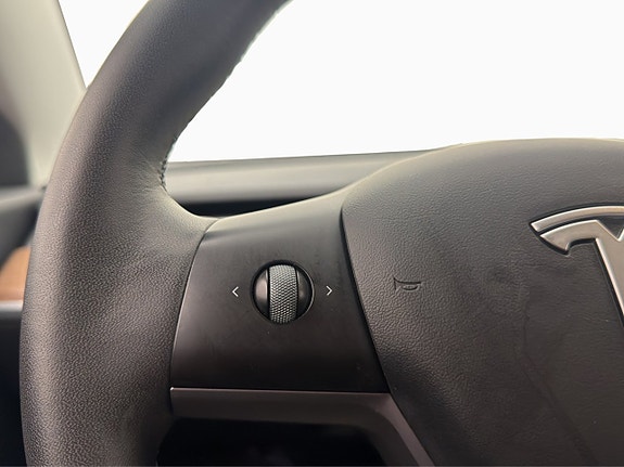 Tesla Model 3 17 of 30
