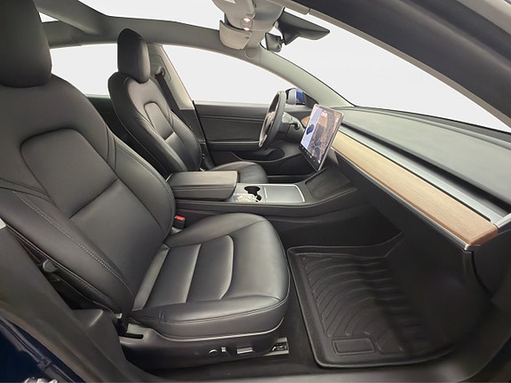 Tesla Model 3 28 of 30