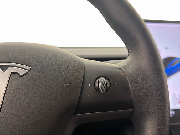 Tesla Model 3 18 of 30