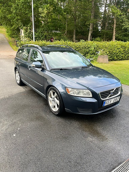 Volvo V50 3 of 12