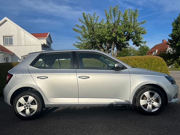 Skoda Fabia 2 of 6