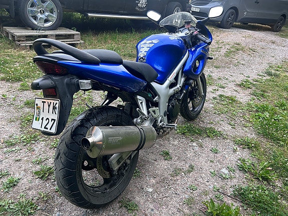 Suzuki SV650 5 of 13