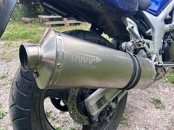Suzuki SV650 6 of 13
