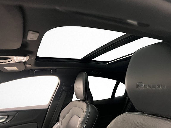 Volvo S60 13 of 30