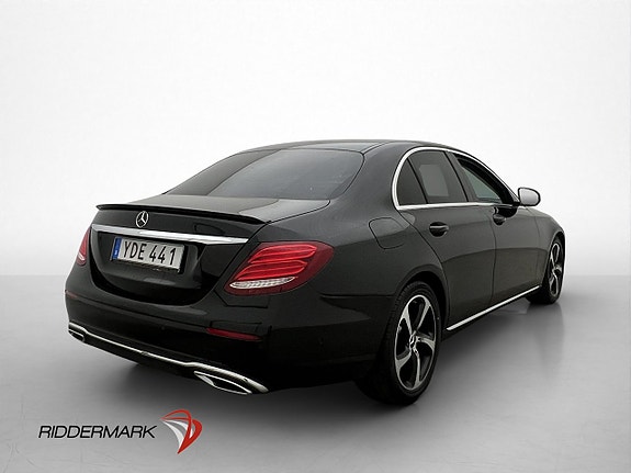 Mercedes-Benz E220 8 of 30