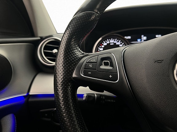 Mercedes-Benz E220 14 of 30