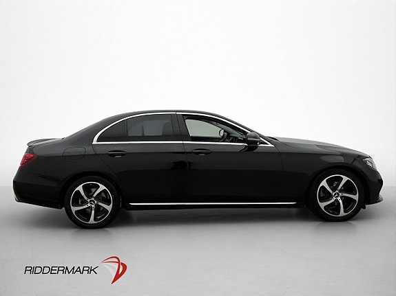 Mercedes-Benz E220 9 of 30