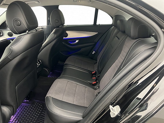 Mercedes-Benz E220 25 of 30
