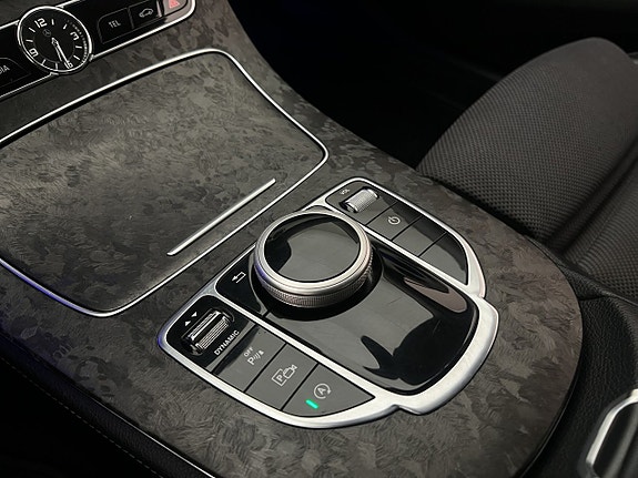 Mercedes-Benz E220 22 of 30