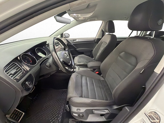 Volkswagen Golf Alltrack 12 of 30