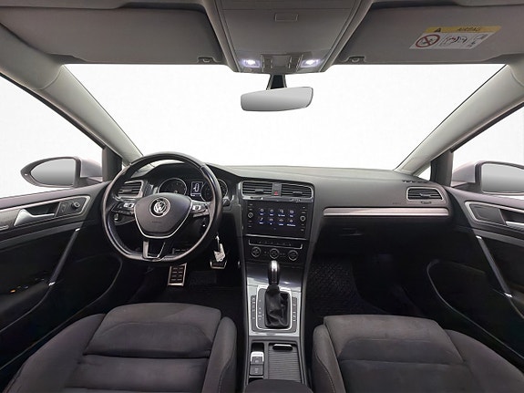 Volkswagen Golf Alltrack 13 of 30