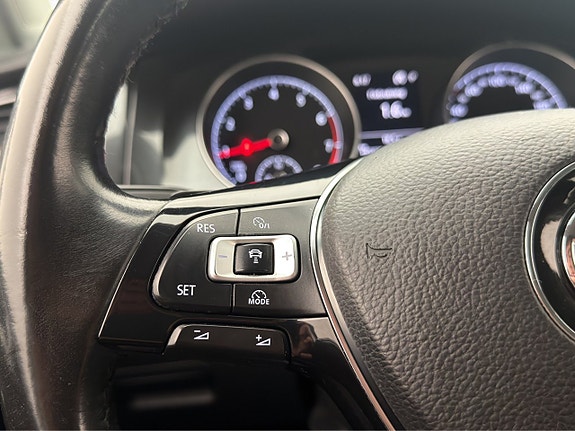 Volkswagen Golf Alltrack 16 of 30