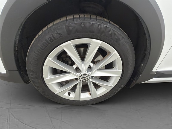 Volkswagen Golf Alltrack 28 of 30