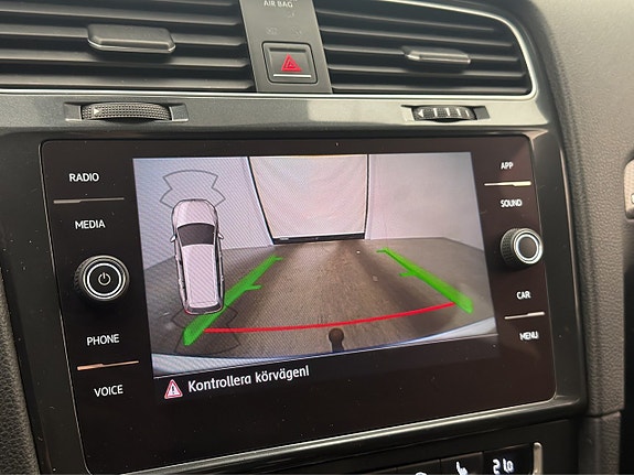 Volkswagen Golf Alltrack 19 of 30