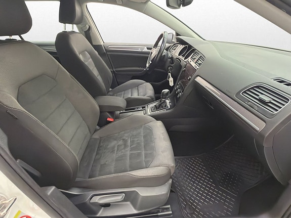 Volkswagen Golf Alltrack 23 of 30