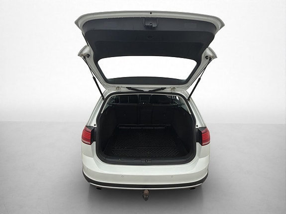 Volkswagen Golf Alltrack 26 of 30