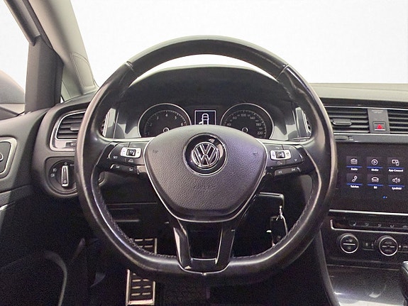 Volkswagen Golf Alltrack 14 of 30
