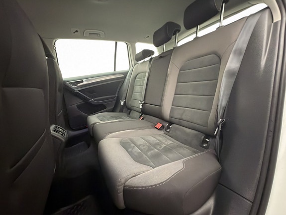 Volkswagen Golf Alltrack 25 of 30