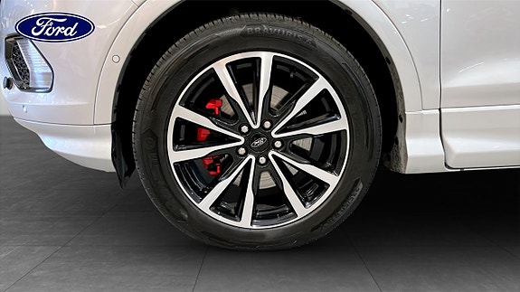 Ford Kuga 9 of 17